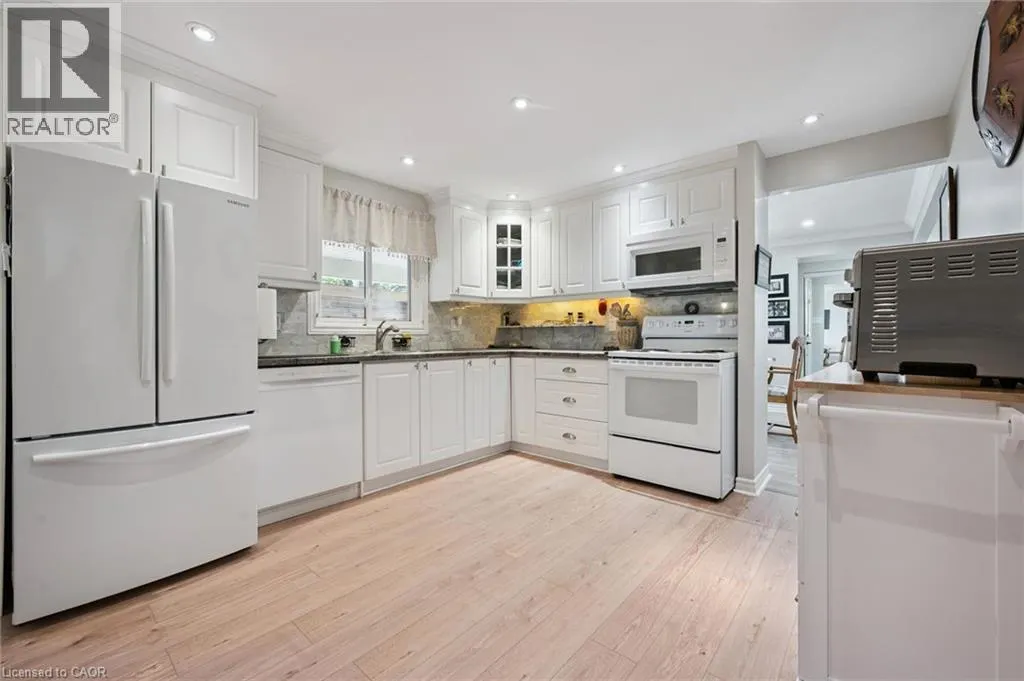 172 LAURENTIAN Drive