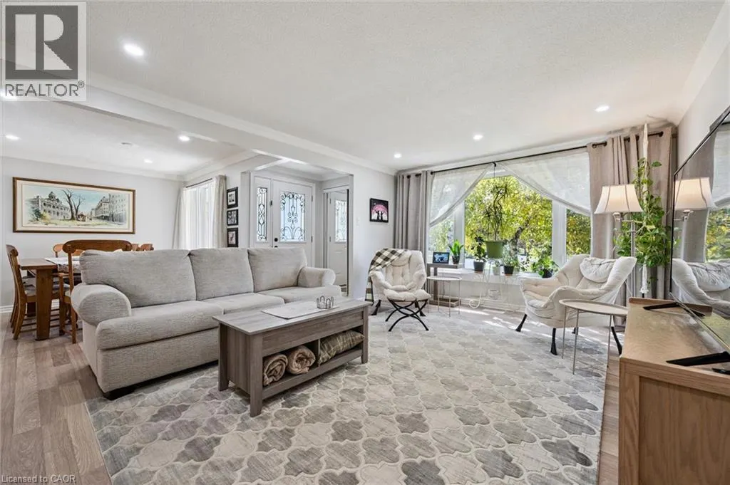 172 LAURENTIAN Drive
