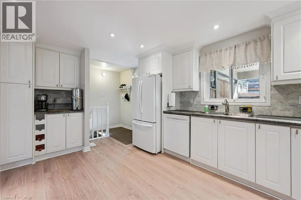172 LAURENTIAN Drive
