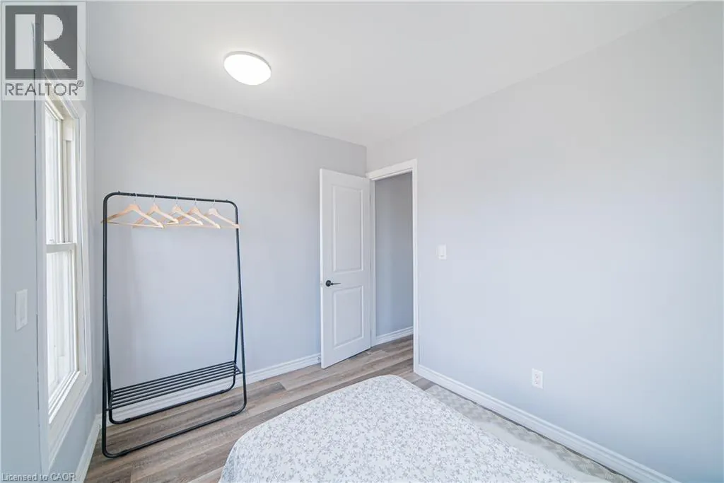 17 KINRADE Avenue