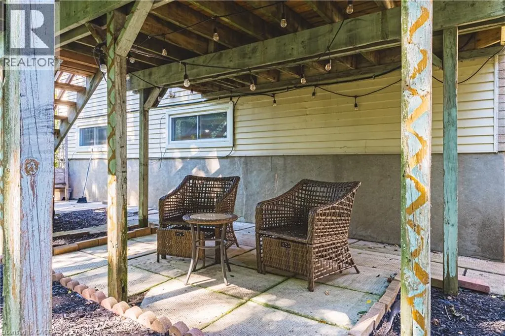 414 WOODS Lane