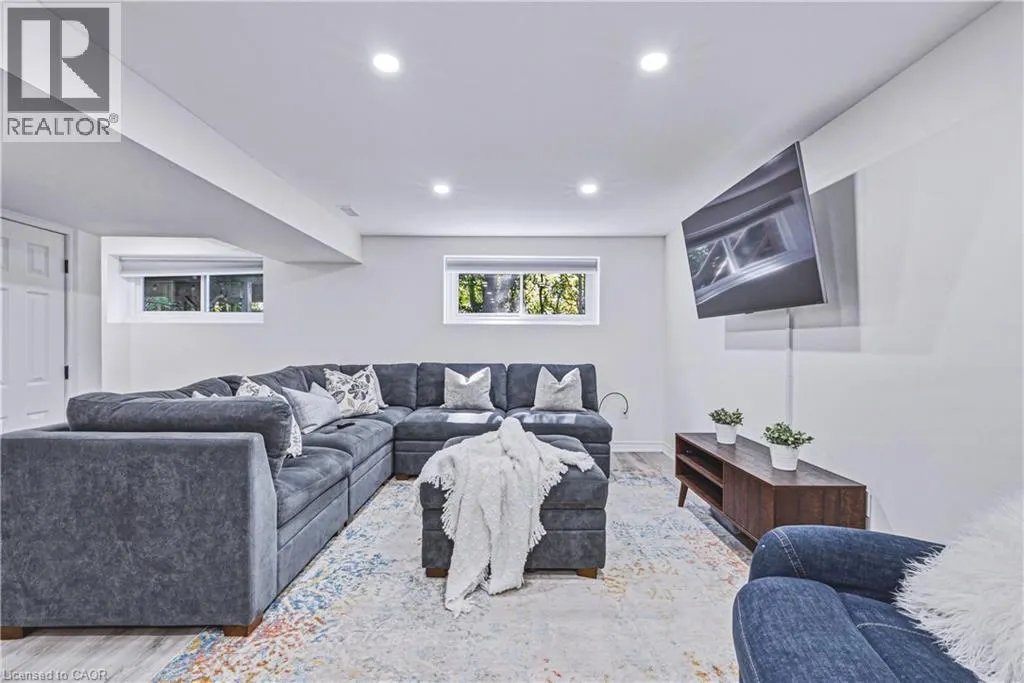 414 WOODS Lane
