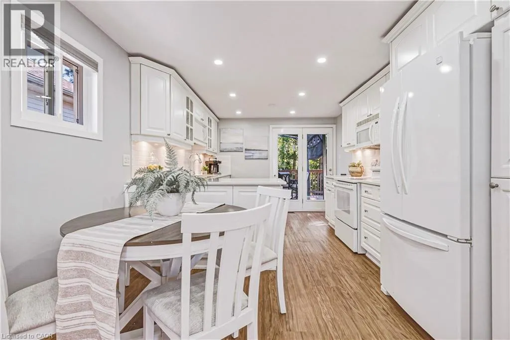 414 WOODS Lane