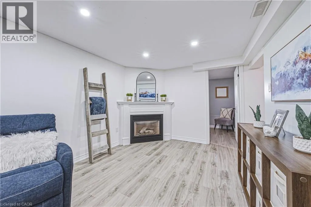 414 WOODS Lane