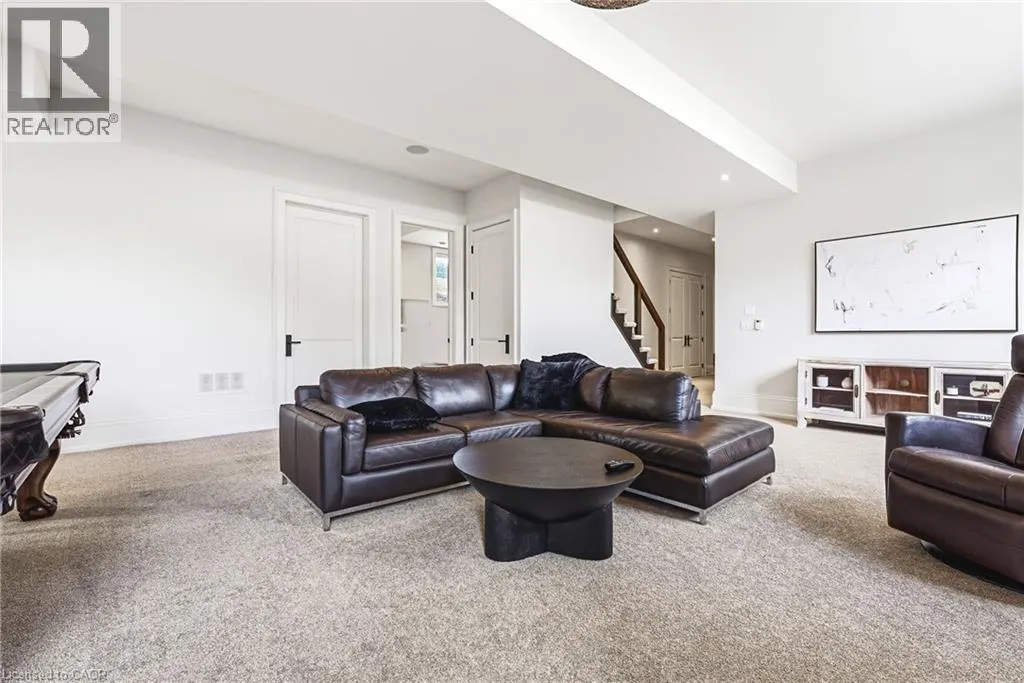 38 VISSER Drive