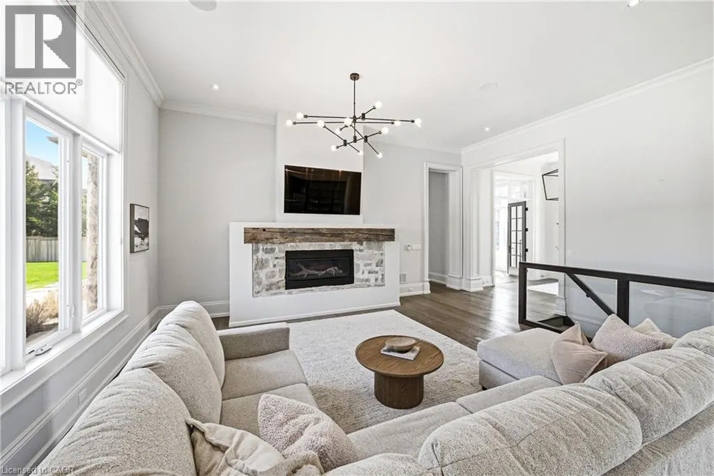38 VISSER Drive