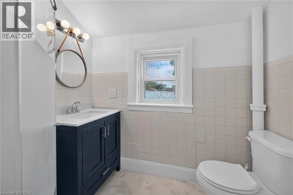217-219 NELSON Street W