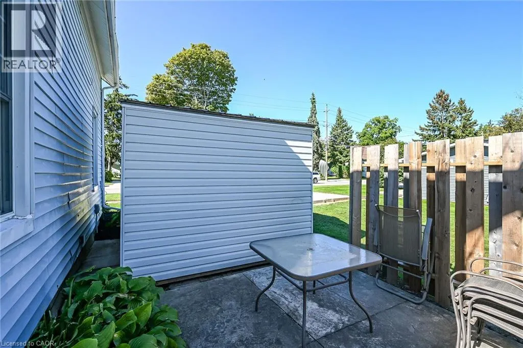 217-219 NELSON Street W