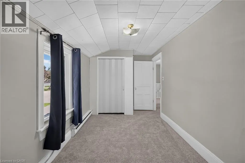 217-219 NELSON Street W