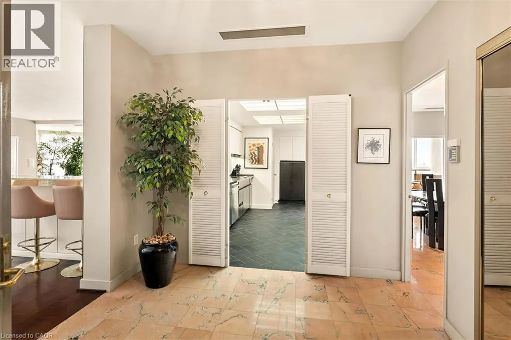 265 WESTCOURT Place Unit# PH9 #PH9