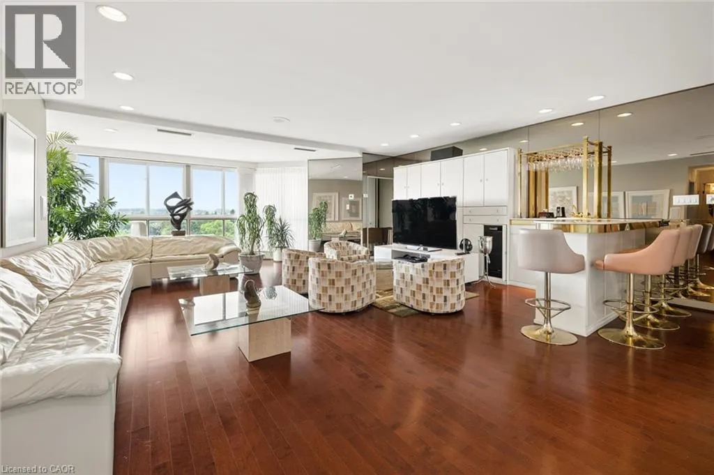 265 WESTCOURT Place Unit# PH9 #PH9