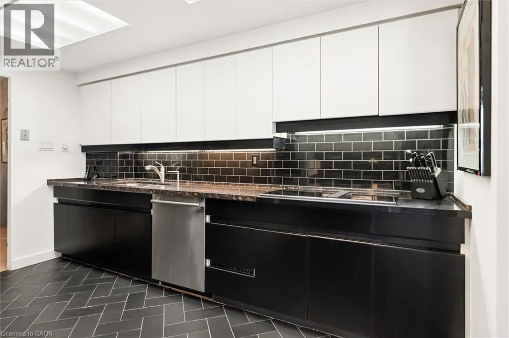 265 WESTCOURT Place Unit# PH9 #PH9