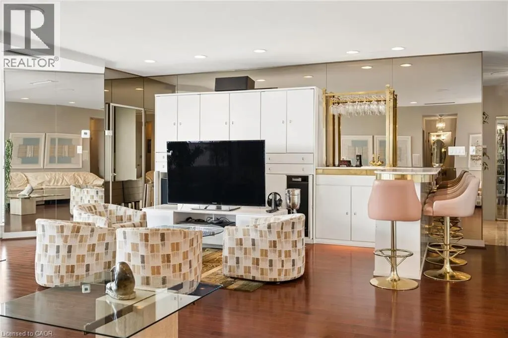 265 WESTCOURT Place Unit# PH9 #PH9