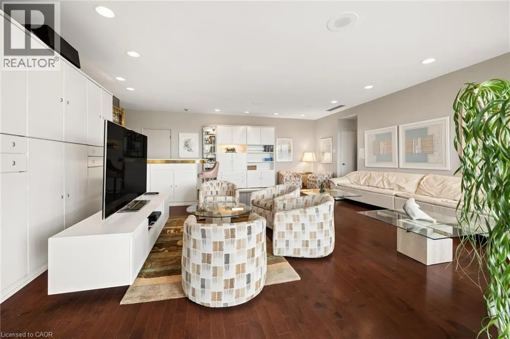 265 WESTCOURT Place Unit# PH9 #PH9