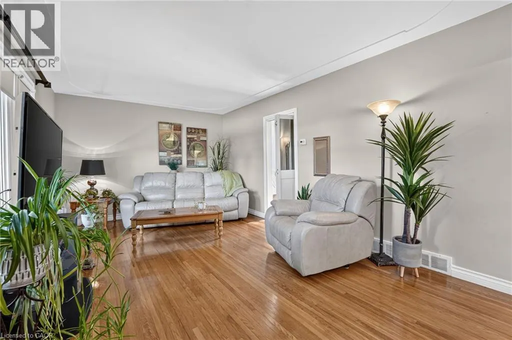416 BARTLETT Avenue