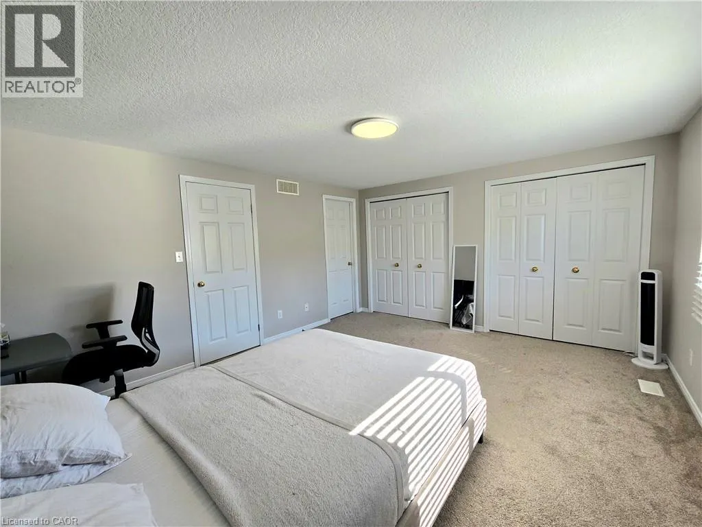 286 SOPHIA Crescent