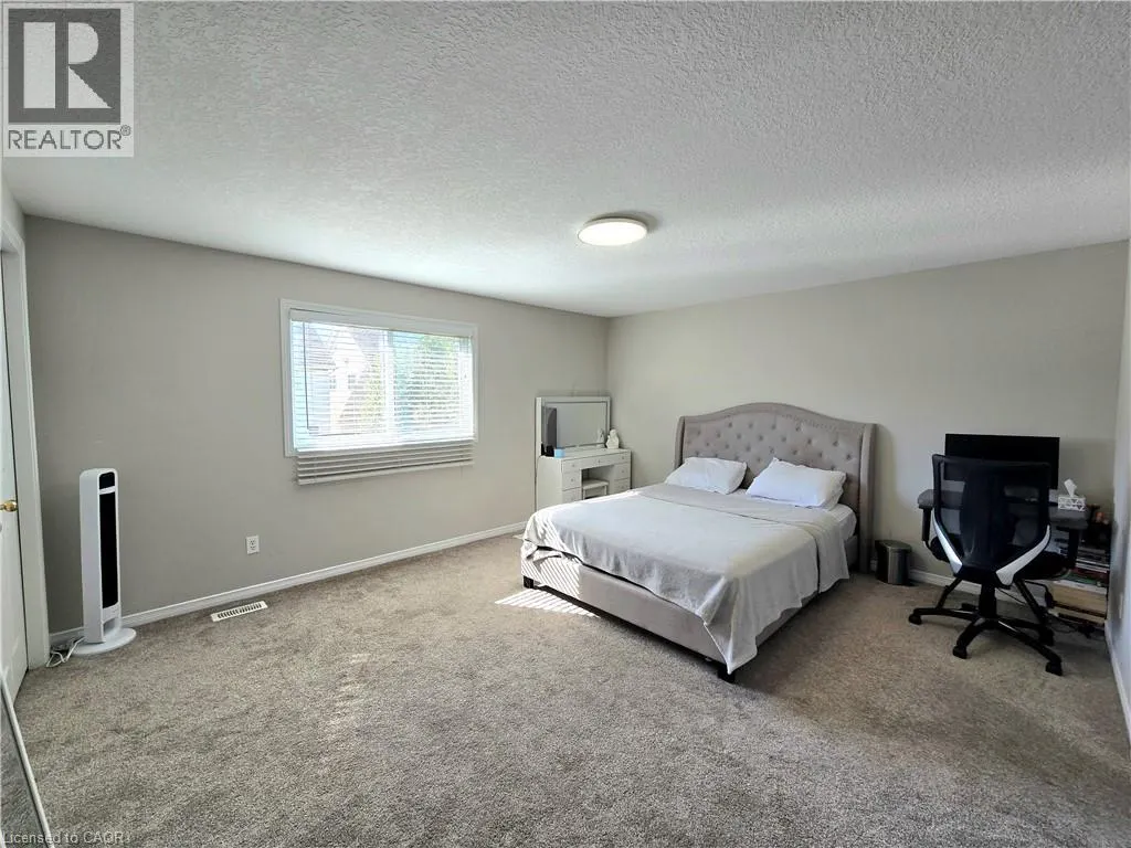 286 SOPHIA Crescent