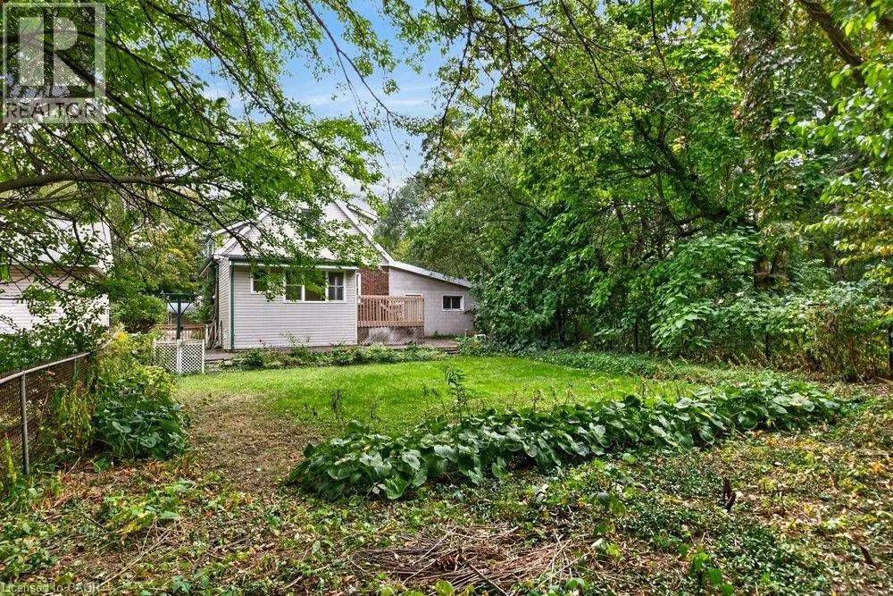 64 TWEEDSMUIR Avenue