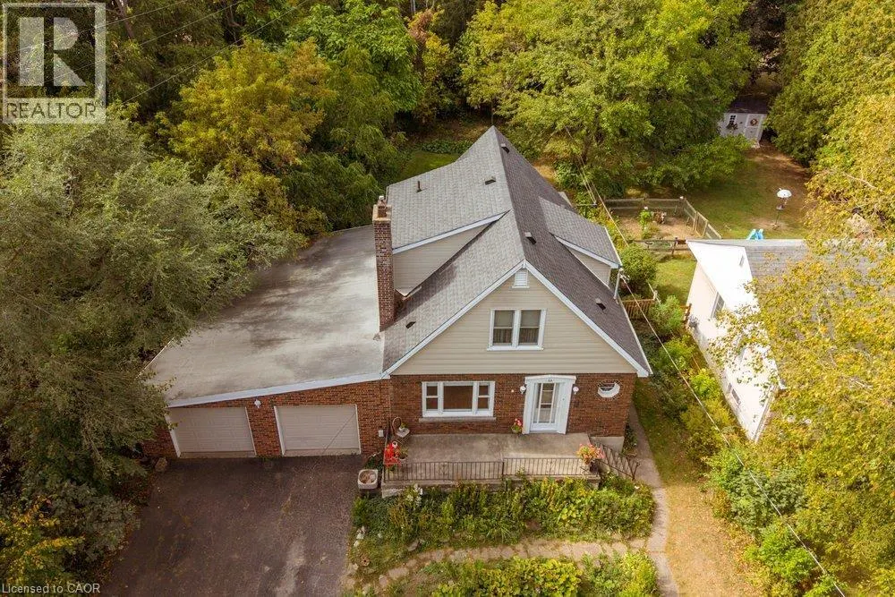 64 TWEEDSMUIR Avenue