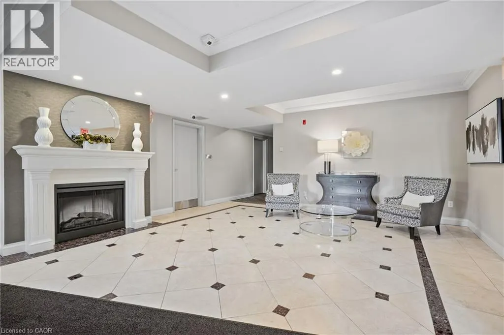 390 UPPER MIDDLE Road Unit# 301 #301
