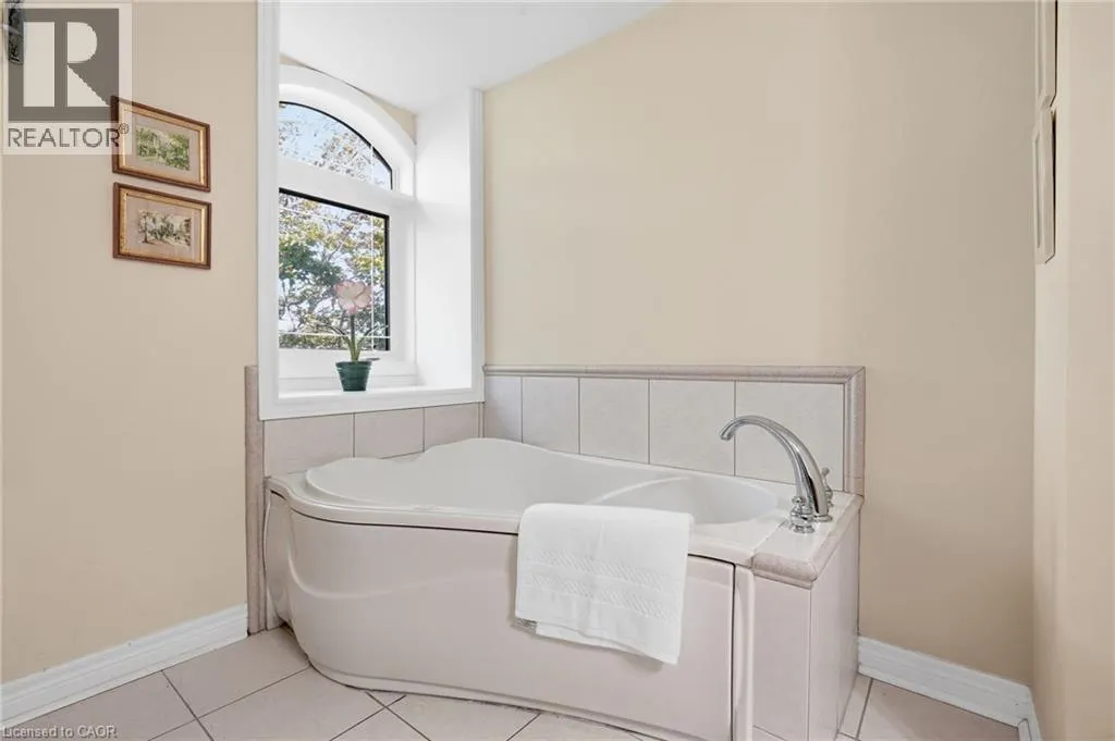 390 UPPER MIDDLE Road Unit# 301 #301
