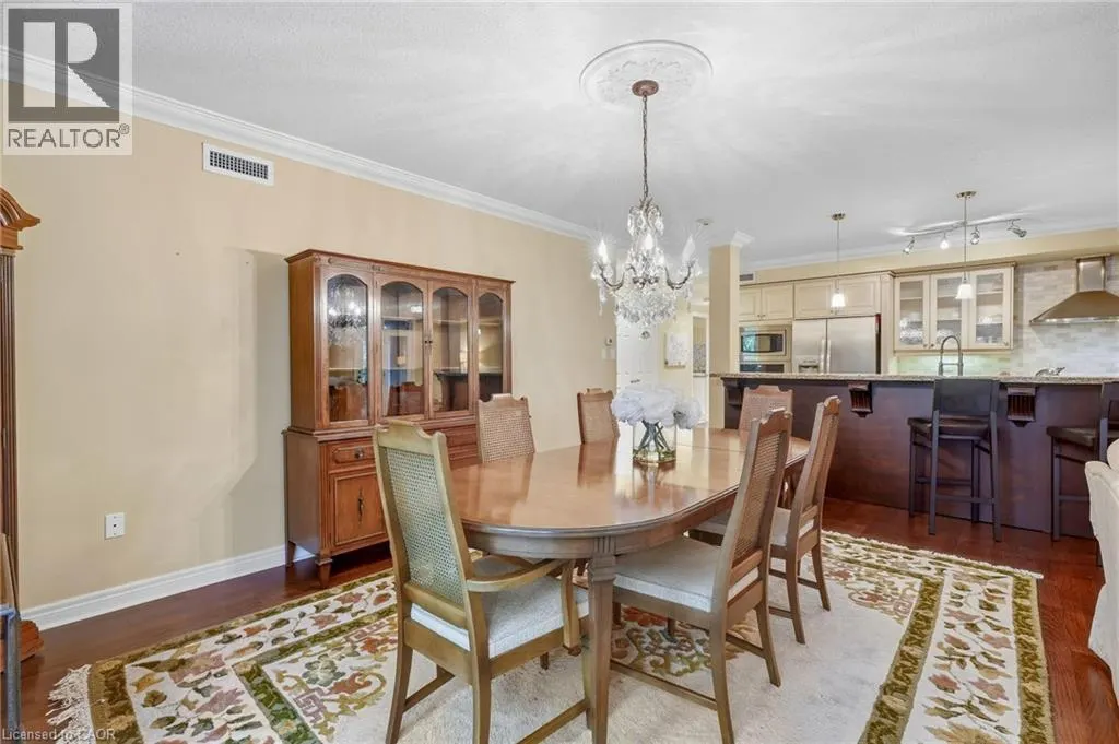 390 UPPER MIDDLE Road Unit# 301 #301