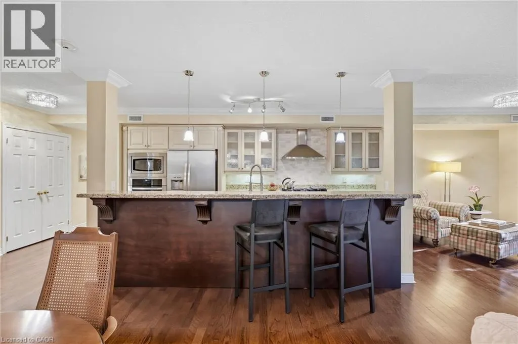 390 UPPER MIDDLE Road Unit# 301 #301