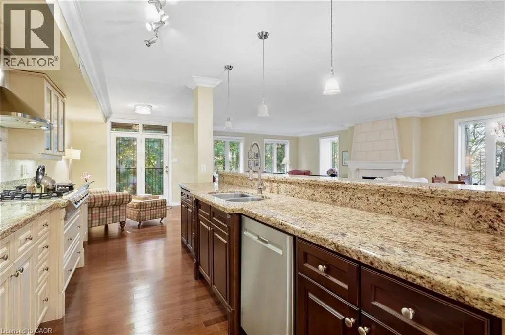 390 UPPER MIDDLE Road Unit# 301 #301