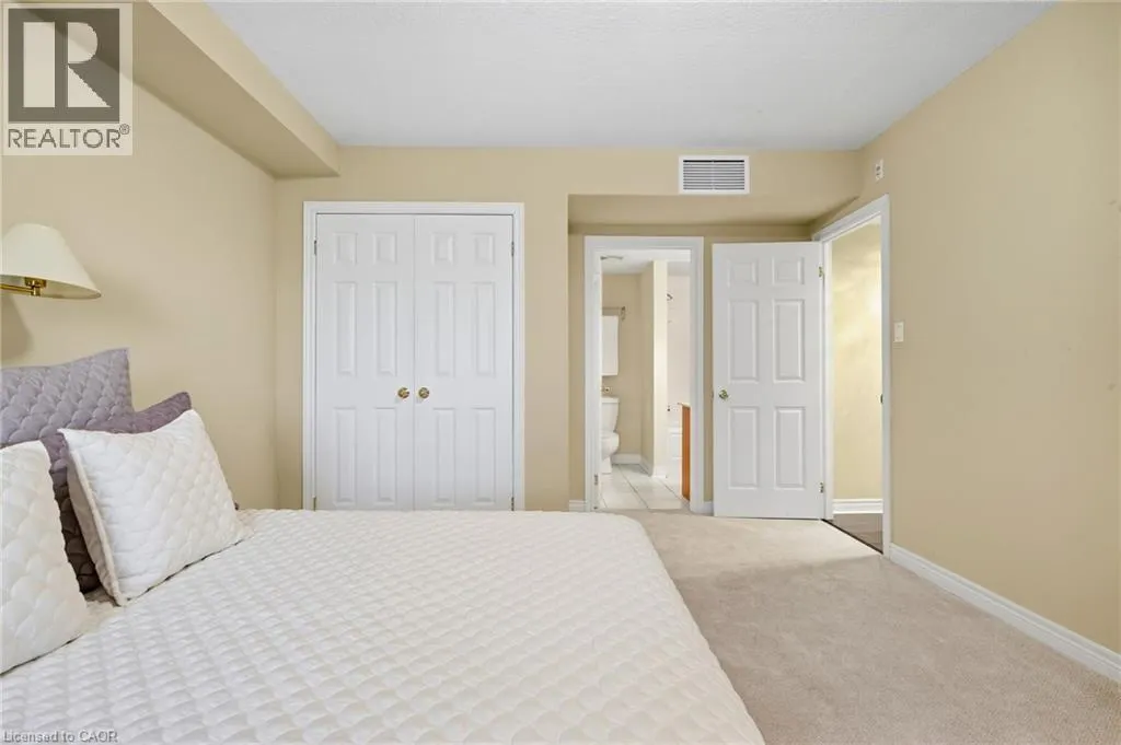 390 UPPER MIDDLE Road Unit# 301 #301