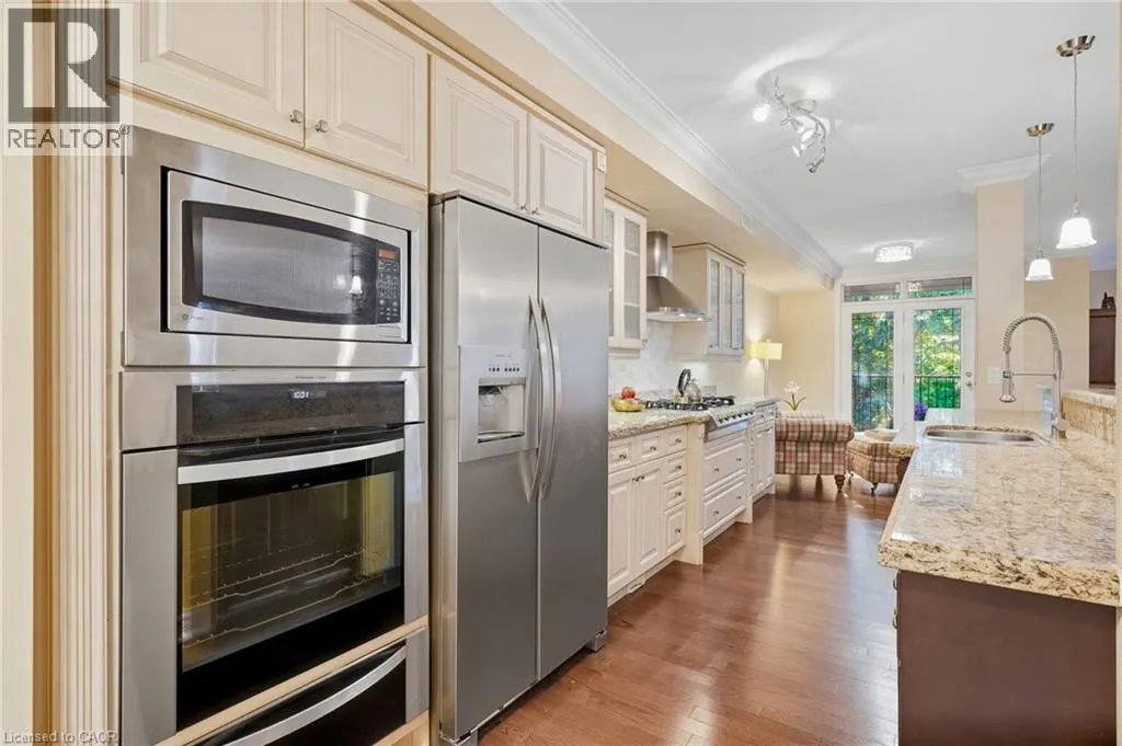 390 UPPER MIDDLE Road Unit# 301 #301