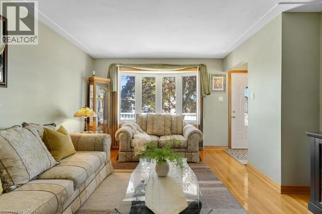 222 THUNDERBIRD Drive