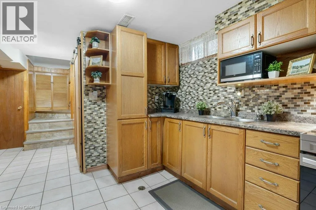 222 THUNDERBIRD Drive