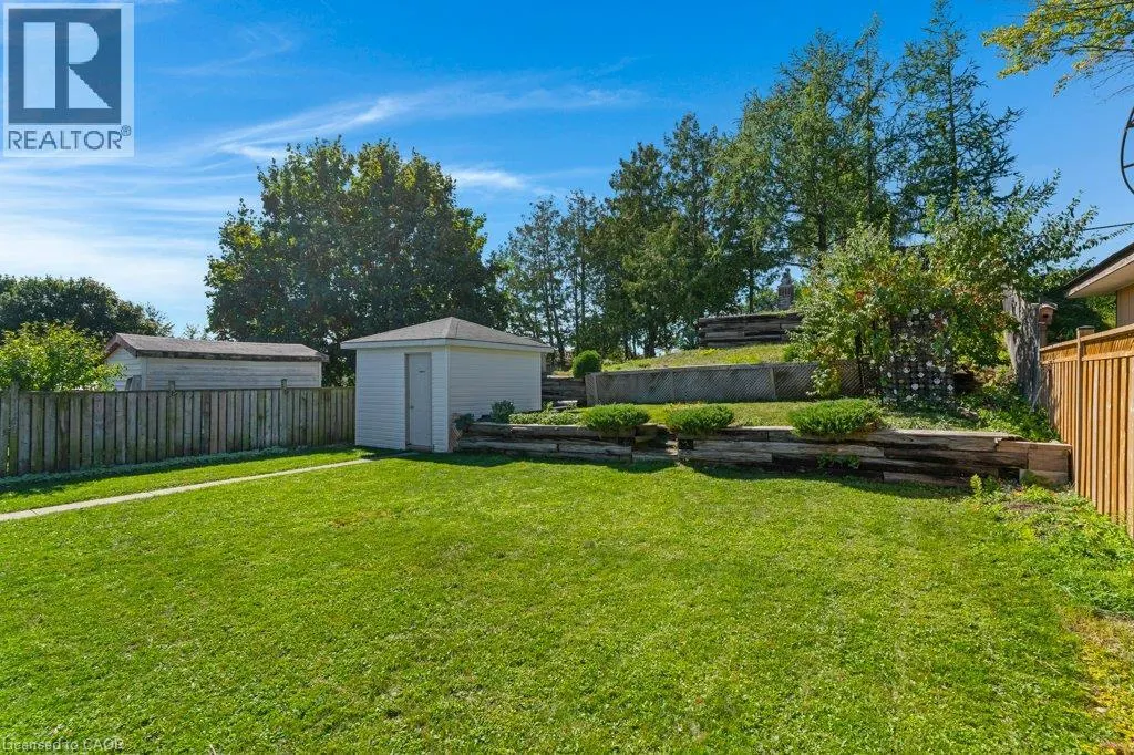 222 THUNDERBIRD Drive
