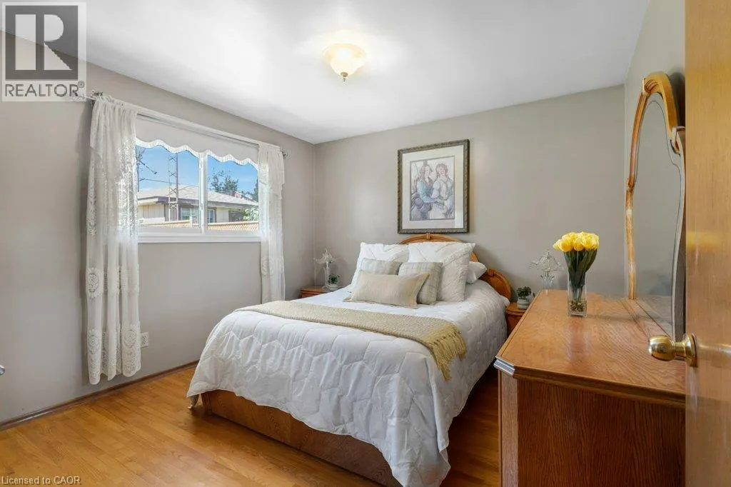 222 THUNDERBIRD Drive