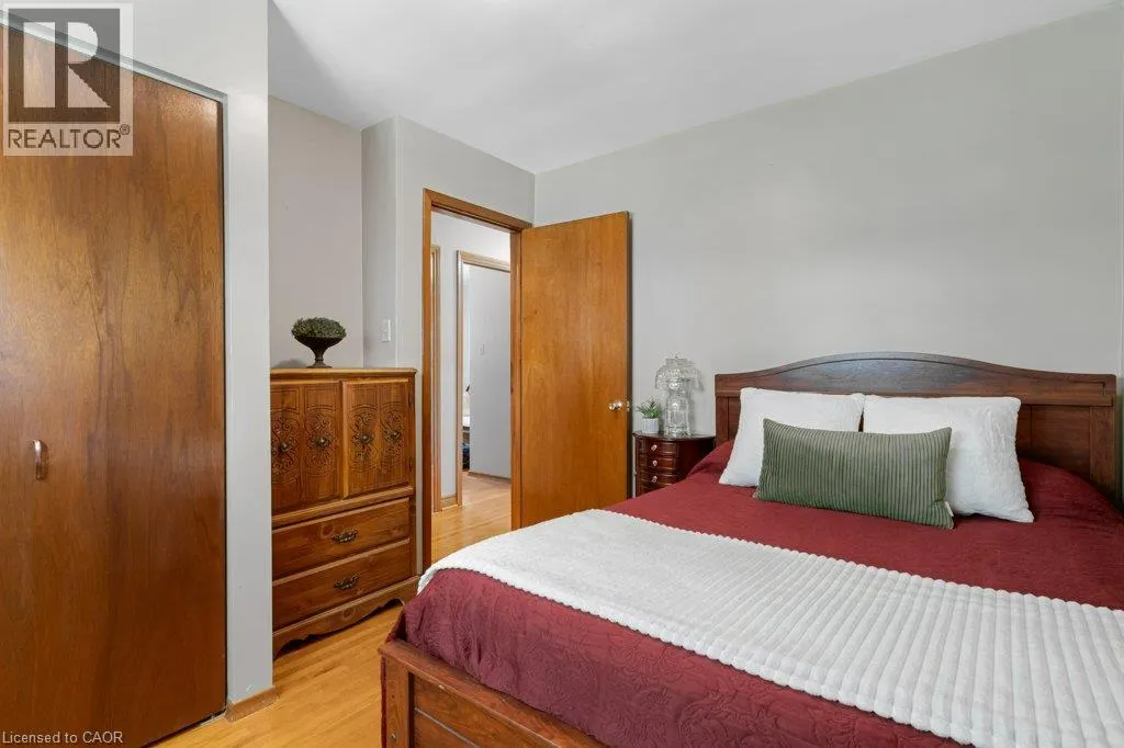 222 THUNDERBIRD Drive