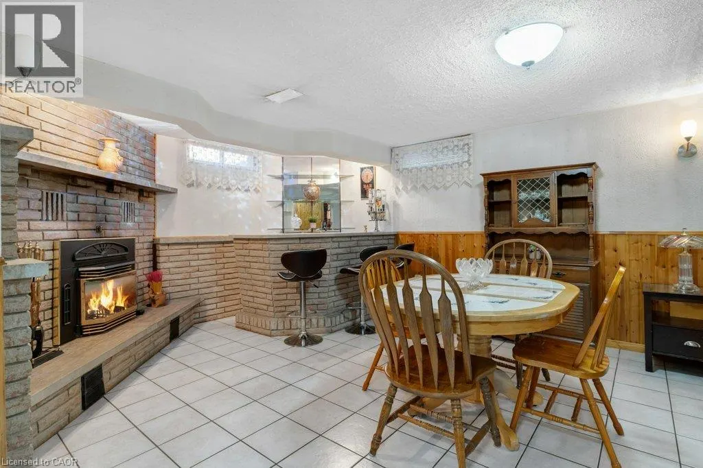 222 THUNDERBIRD Drive