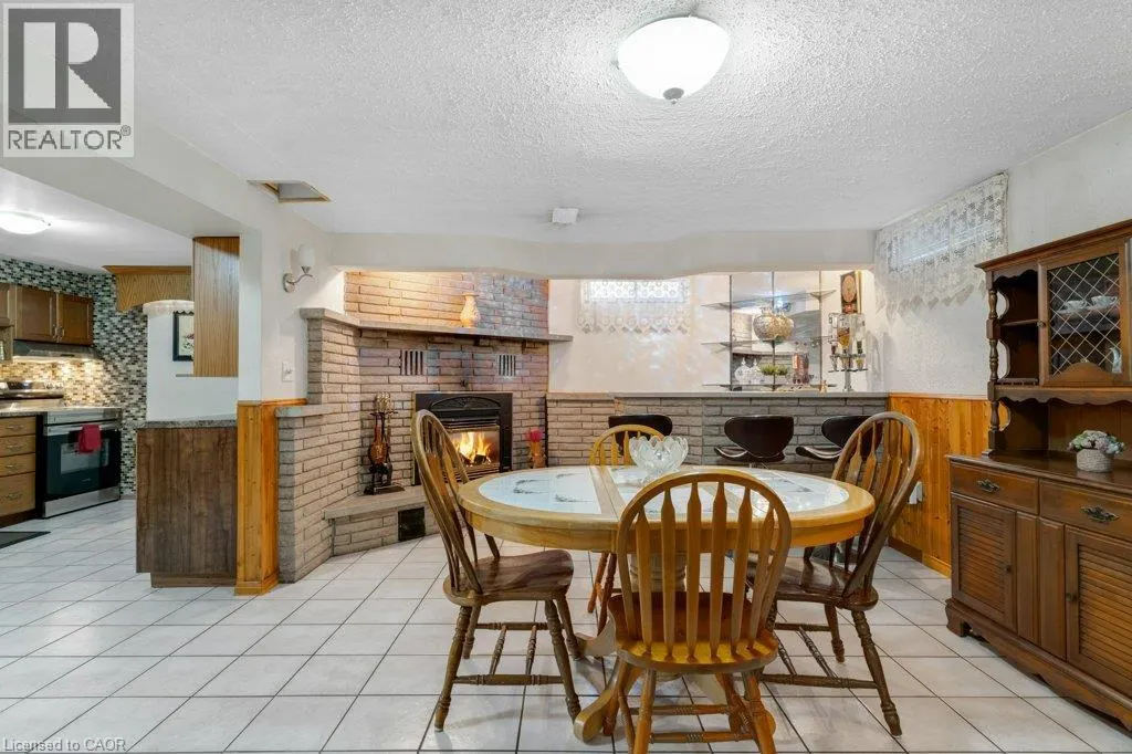 222 THUNDERBIRD Drive