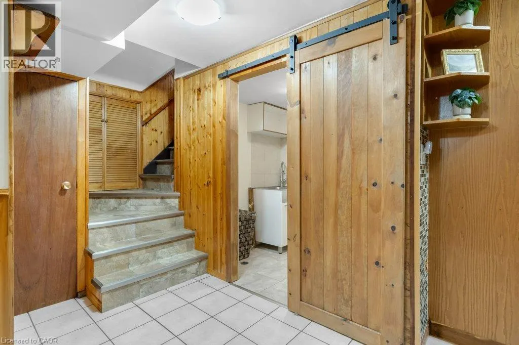 222 THUNDERBIRD Drive
