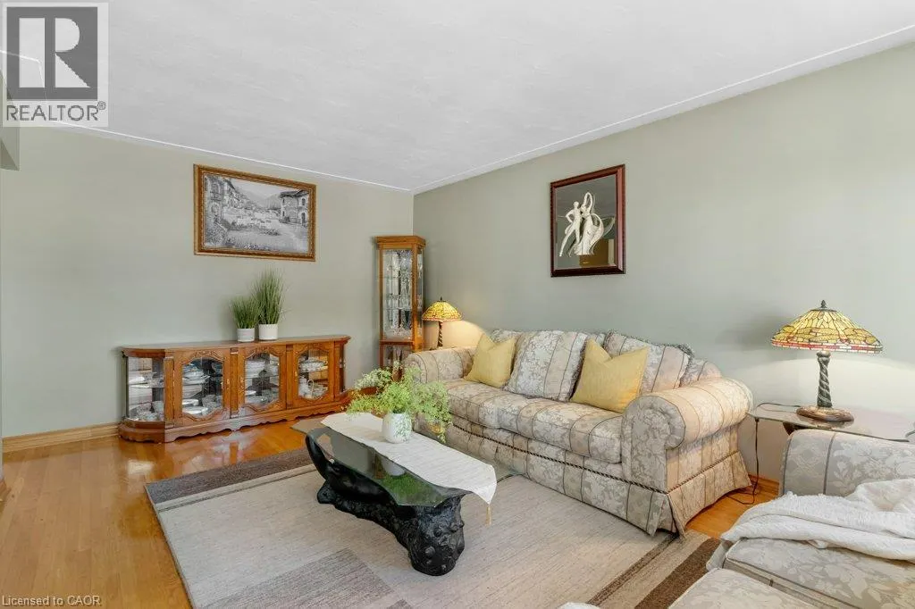 222 THUNDERBIRD Drive