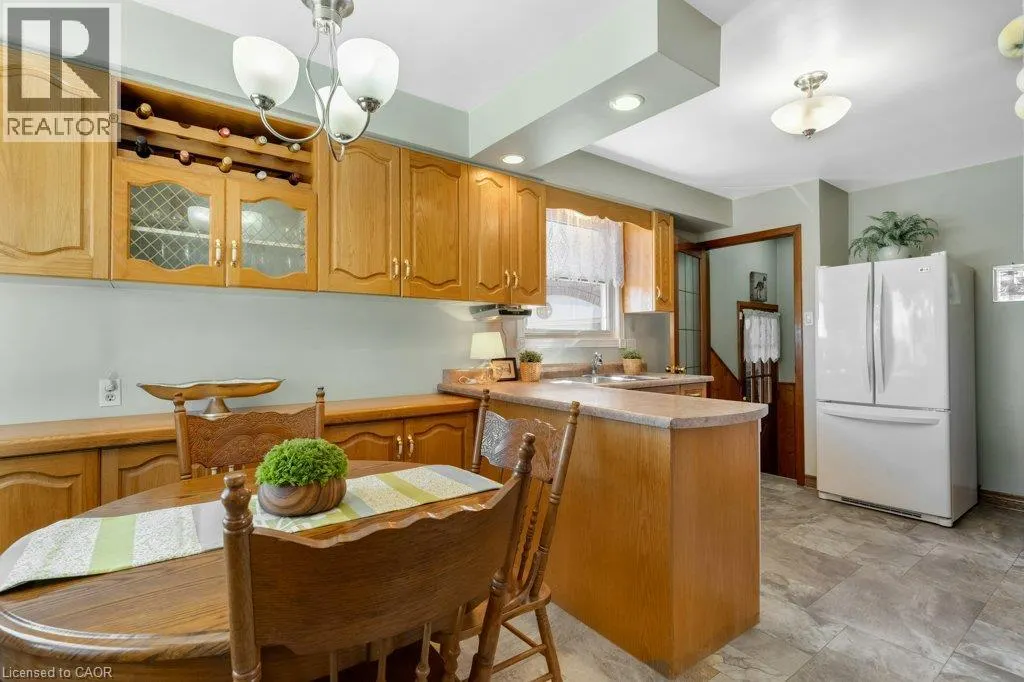 222 THUNDERBIRD Drive
