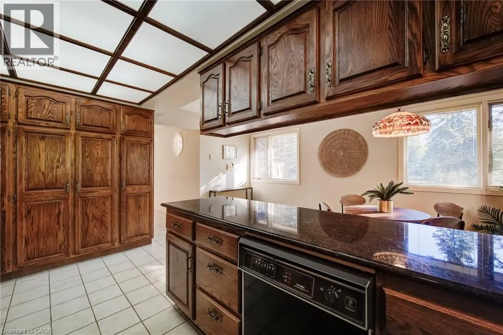 44 GREENSVIEW Drive