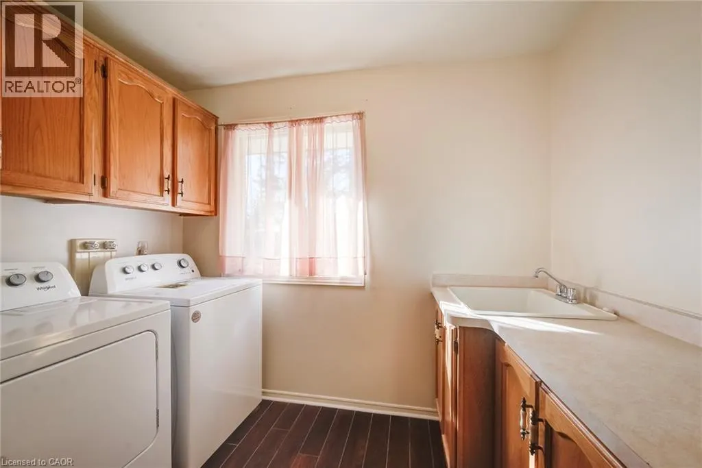 44 GREENSVIEW Drive