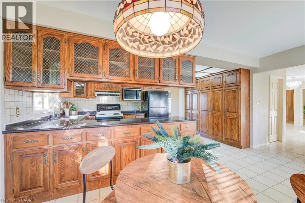 44 GREENSVIEW Drive
