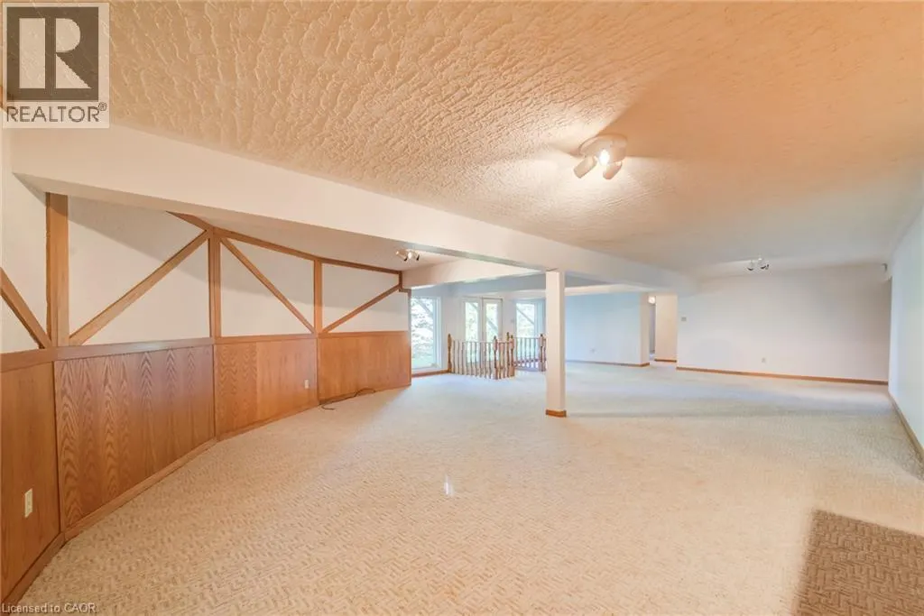 44 GREENSVIEW Drive