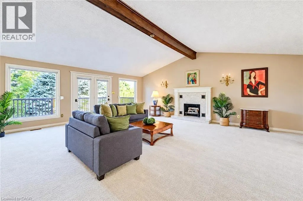 44 GREENSVIEW Drive