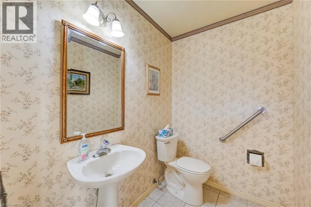 44 GREENSVIEW Drive