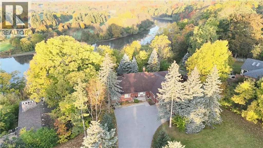 44 GREENSVIEW Drive