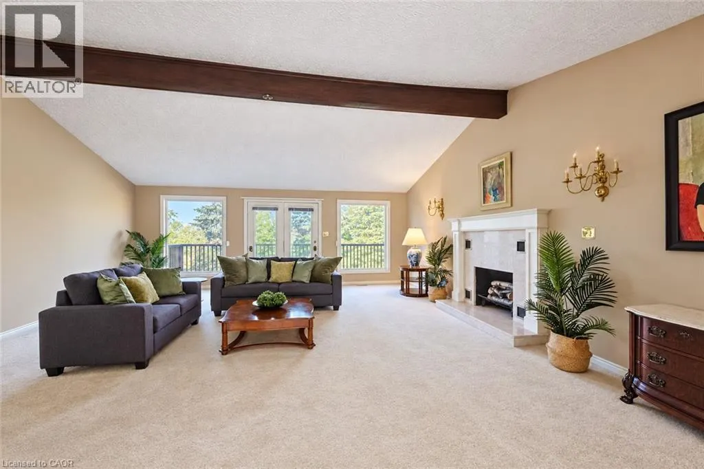 44 GREENSVIEW Drive
