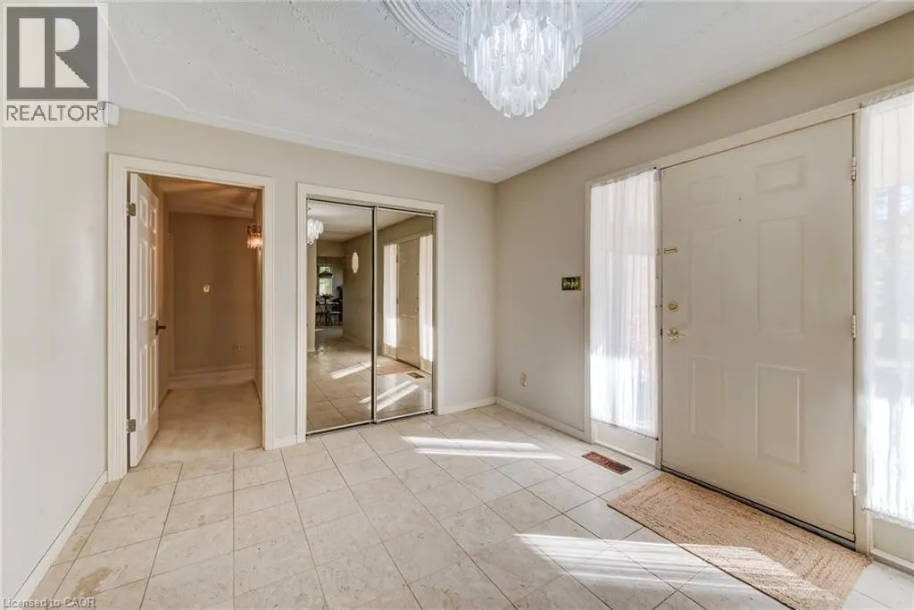 44 GREENSVIEW Drive
