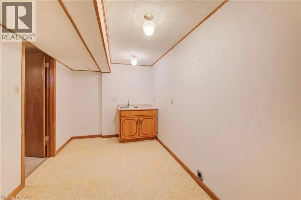 44 GREENSVIEW Drive